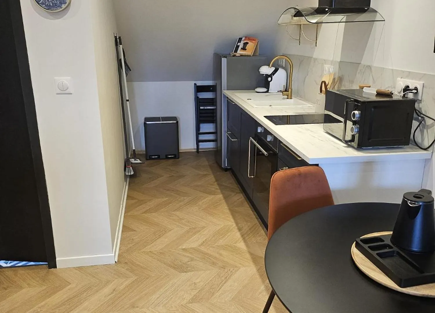 Gite Le Parisien Appartement Prive En Duplex Avec Acces Jacuzzi A 10Min Des Plages Lanhouarneau 아파트