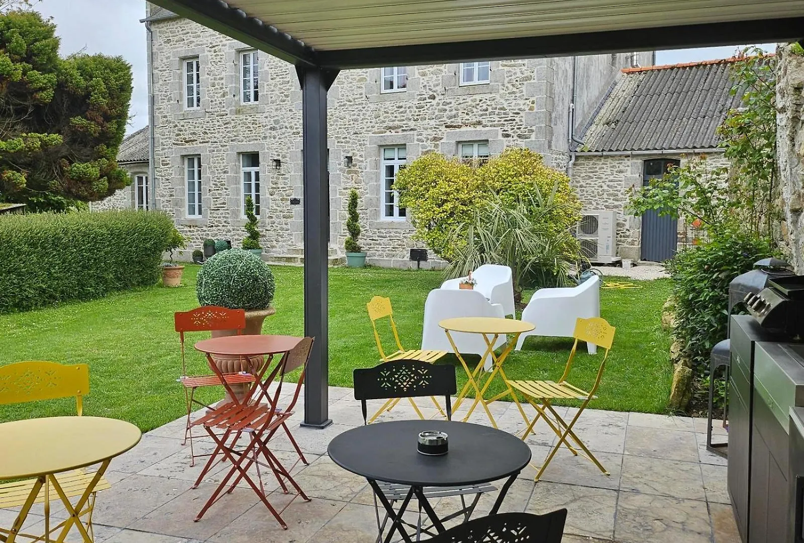 Gite Le Parisien Appartement Prive En Duplex Avec Acces Jacuzzi A 10Min Des Plages Lanhouarneau 0*,